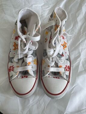 Converse All Stars “Wolf Pack” sneakers youth kids size 1